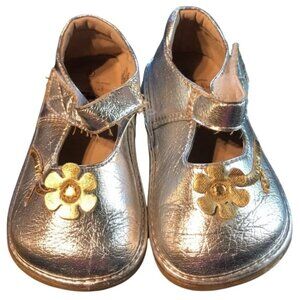 Tinyi Silver Metallic Toddler Mary Jane Shoes Gold Flower Applique Size 6 DMJ